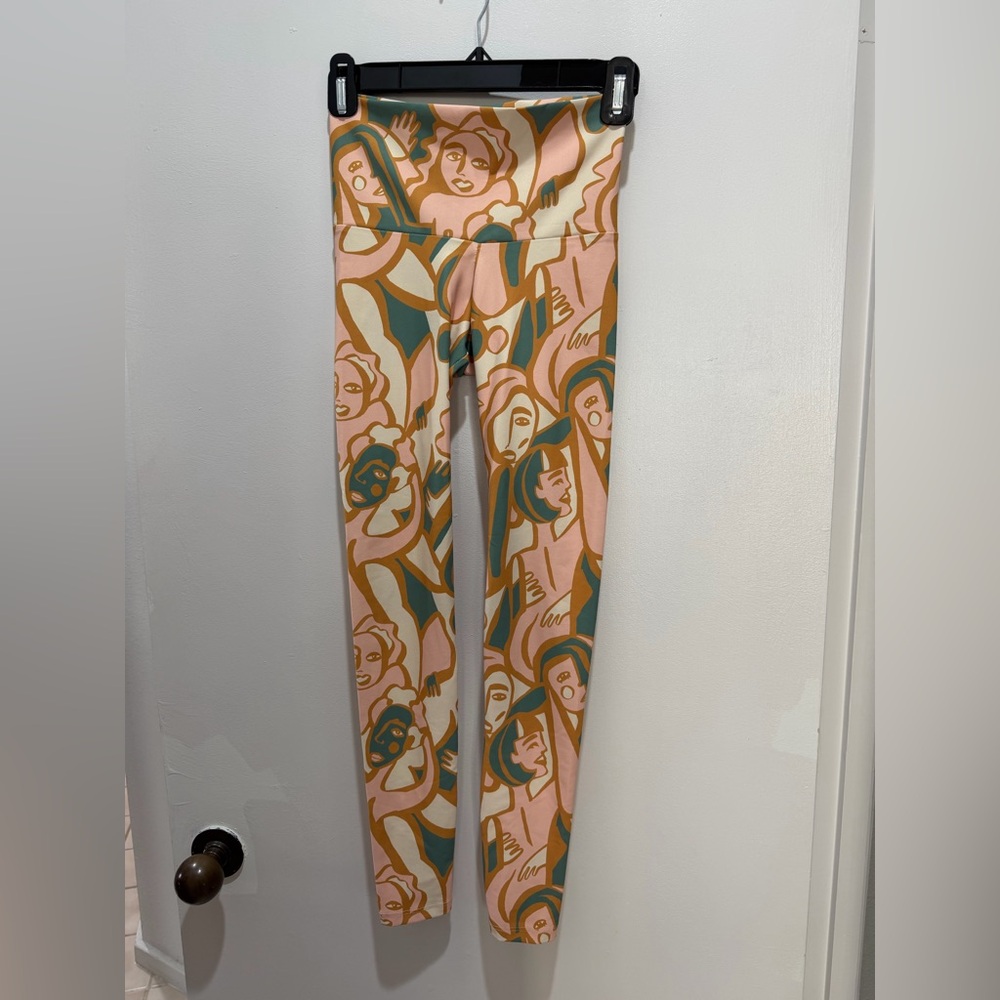 Anthropologie Dazey LA Women's Size XS We Are One Novelty Print Leggings NWT